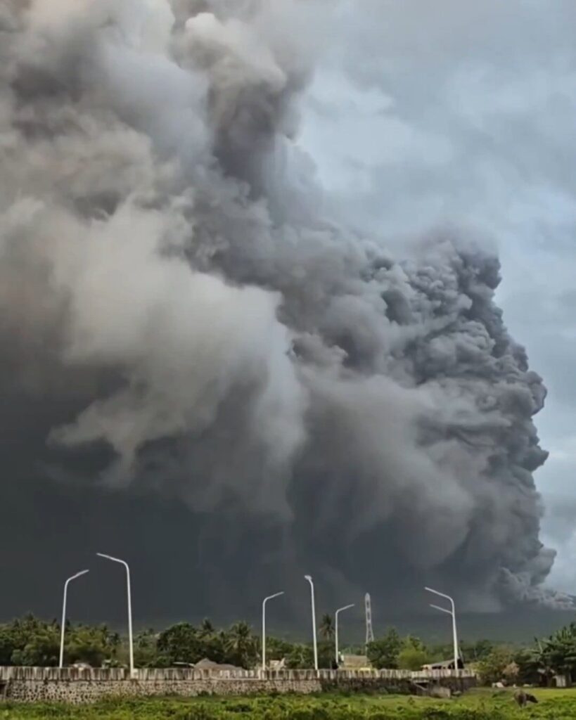 Mayon Volcano Erupts, Evacuations Begin in Philippines