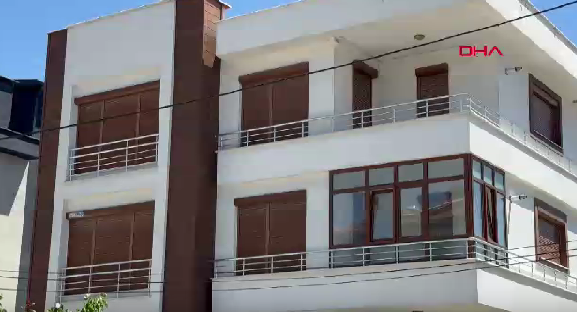 Konya’da Kan Donduran Vahşet: Hukuk Öğrencisi Veteriner Anne ve Babasını Katletti Konya bugün korkunç bir aile katliamıyla sarsıldı. Meram'da bir parkta