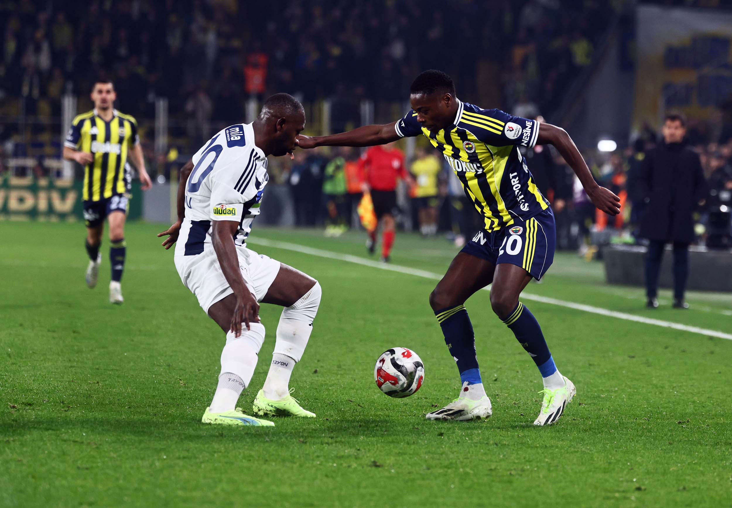 Fenerbahçe Uzatmada Yıkıldı, Kasımpaşa Puanı Kaptı