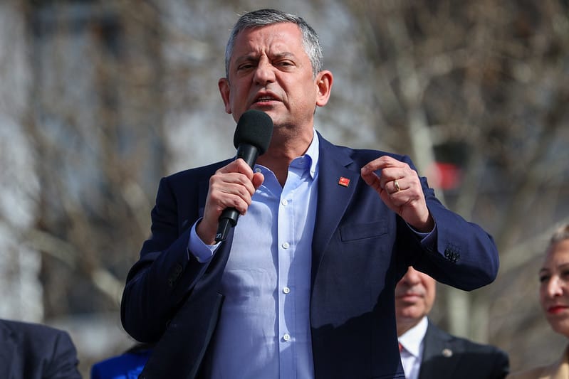 CHP Genel Başkanı Özgür Özel, Muğla’daki mitingde iktidara sert eleştiriler