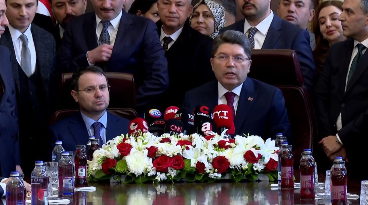 Cumhurbaşkanı Erdoğan’ın imzasıyla Adalet Bakanlığı görevine atanan Akın Gürlek, düzenlenen