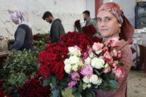 Adana’da 27 yıldır gül üreten Tayboğa çifti, 14 Şubat için
