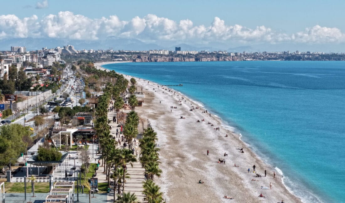 Antalya’da yağışlı haftanın ardından güneşli hava etkili oldu. 17 derece