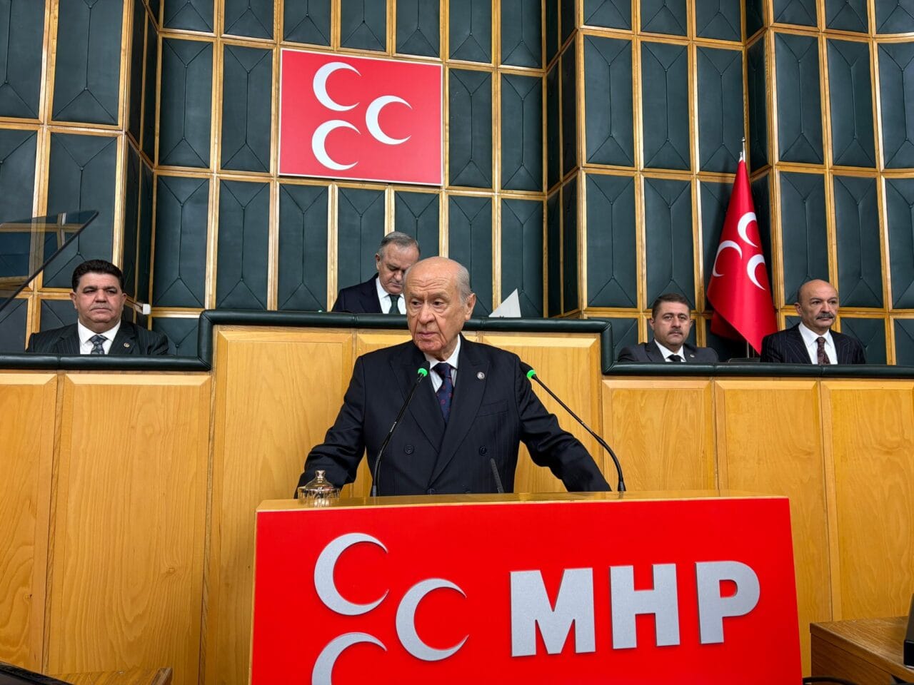 Bahçeli’den Net Mesaj: Erken Seçim Asla Yok MHP Genel Başkanı Devlet Bahçeli, TBMM Grup Toplantısı’nda erken seçim