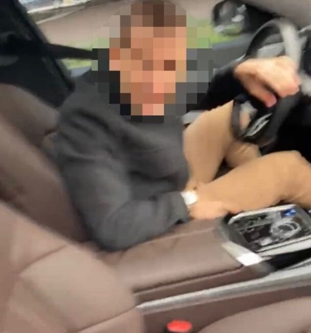 Kocaeli İzmit’te eşini ve yenidoğan bebeğini hastaneden alan sürücü, trafikte