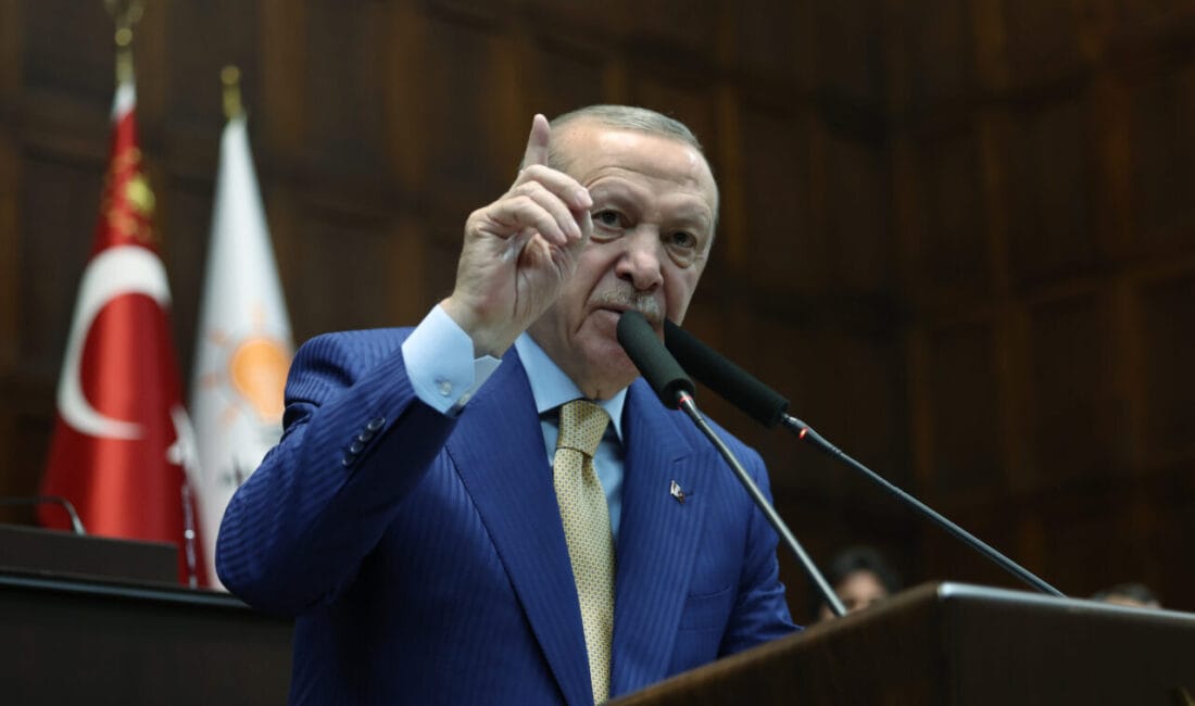 Cumhurbaşkanı Erdoğan: Çirkin bildirileriyle kimse bize parmak sallayamaz Cumhurbaşkanı Erdoğan, TBMM’deki grup toplantısında milli ve manevi değerlere vurgu