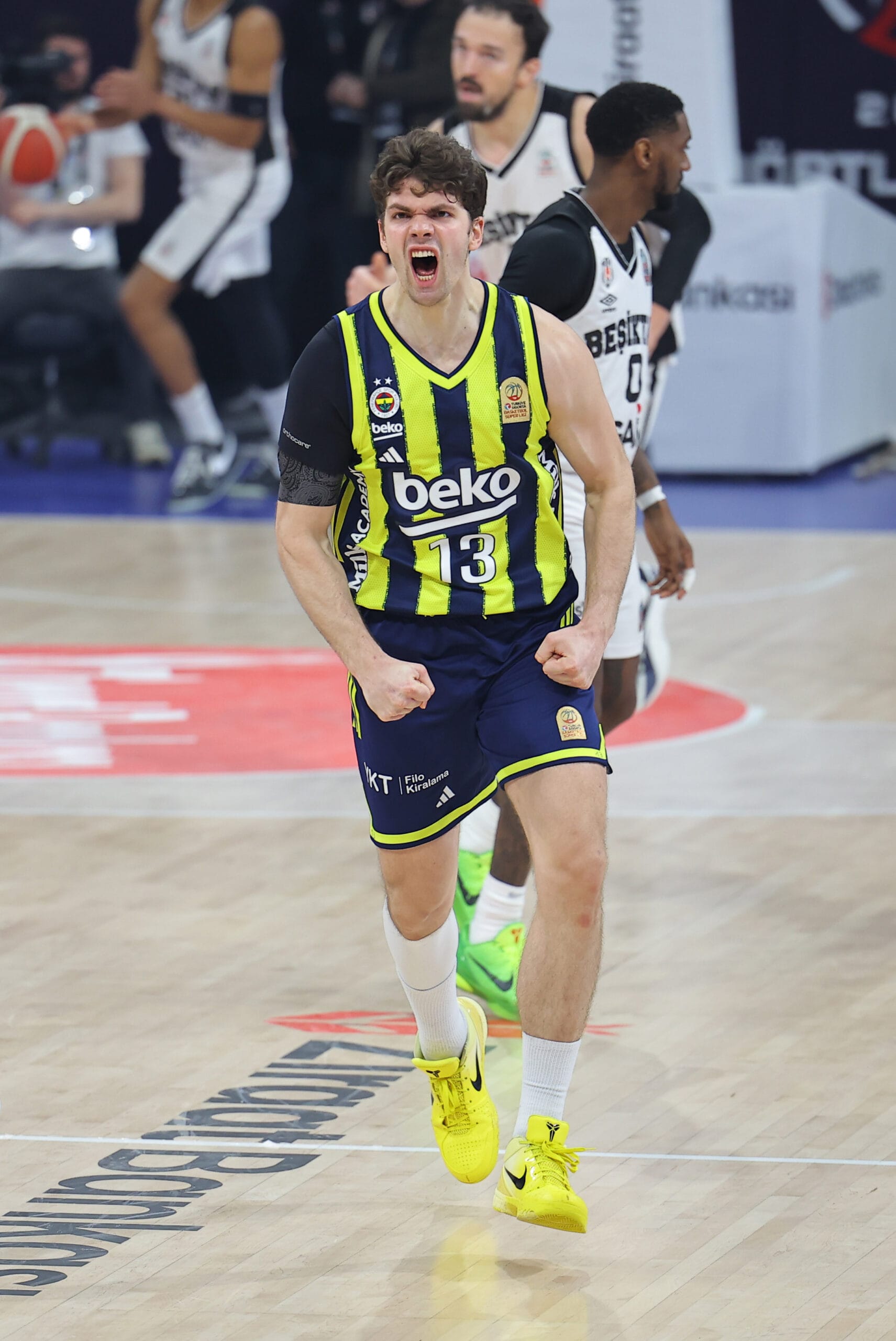 Fenerbahçe Beko’dan Kupada Üst Üste Üçüncü Zafer