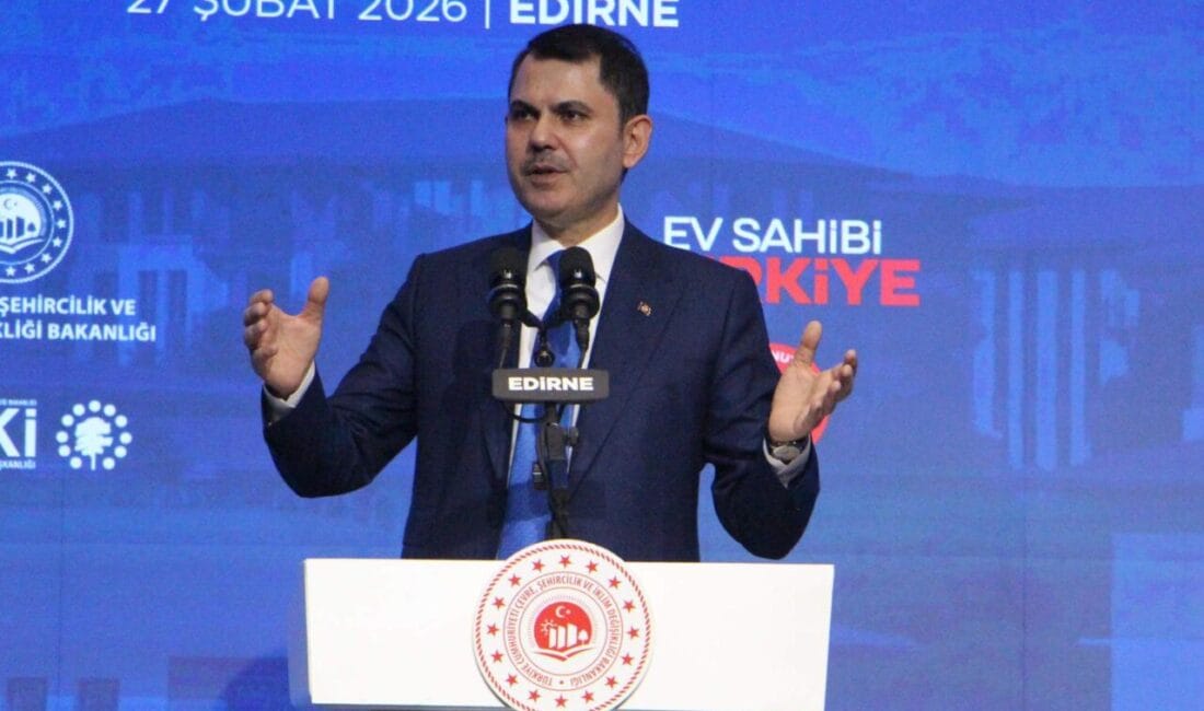 Çevre, Şehircilik ve İklim Değişikliği Bakanı Murat Kurum, İstanbul’da başvuran