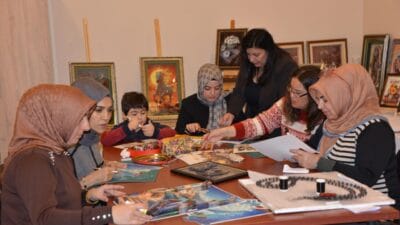 Erzurum’da el sanatları eğitmeni Elif Küçükkaya ve 20 kadının kurduğu