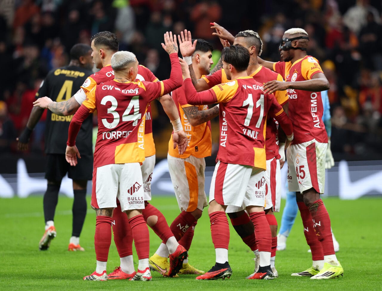 Galatasaray, deplasmanda Gençlerbirliği’ni 2-1 mağlup ederek puanını 71’e çıkardı. Zirvede