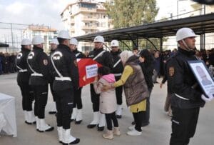 Antalya’nın Gazipaşa ilçesinde görev yapan polis memuru Ali Kızıldağ, geçirdiği