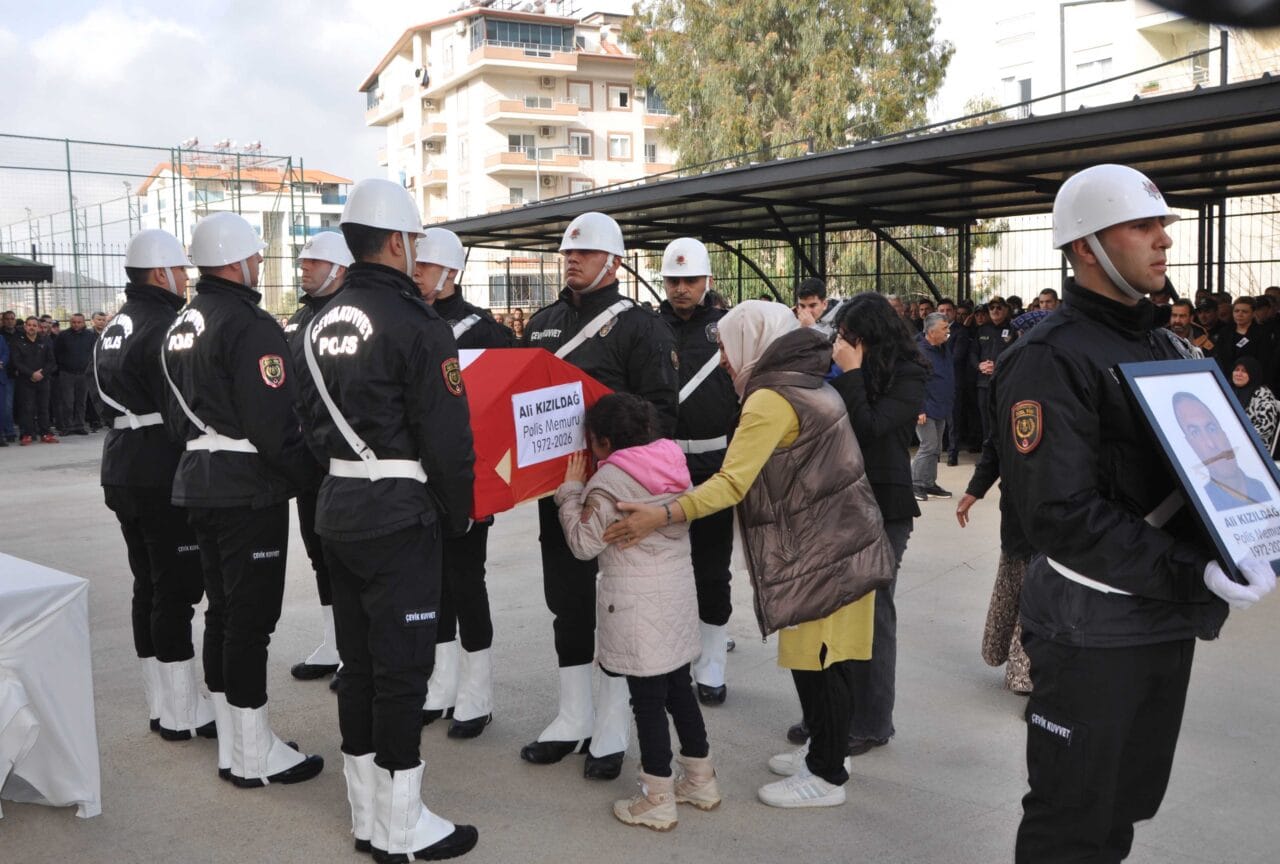 Antalya’nın Gazipaşa ilçesinde görev yapan polis memuru Ali Kızıldağ, geçirdiği