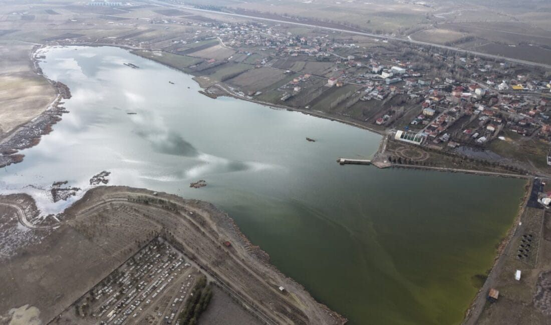 Geçen yıl kuraklık nedeniyle tamamen kuruyan Sivas’taki Ulaş Gölü, bu