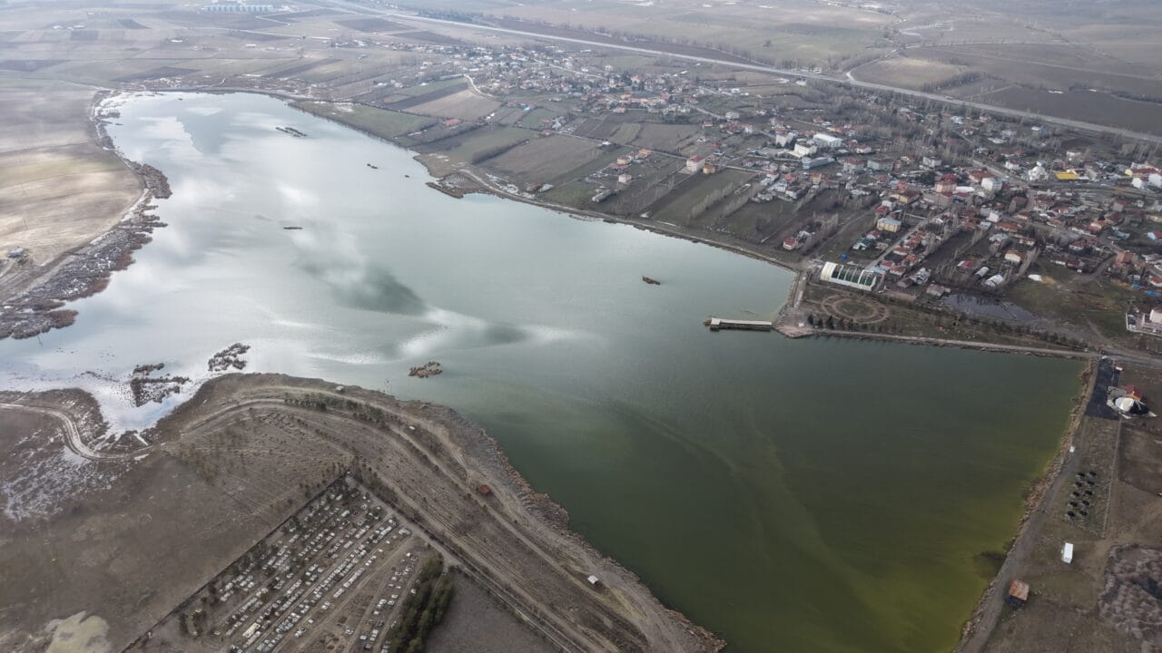 Geçen yıl kuraklık nedeniyle tamamen kuruyan Sivas’taki Ulaş Gölü, bu