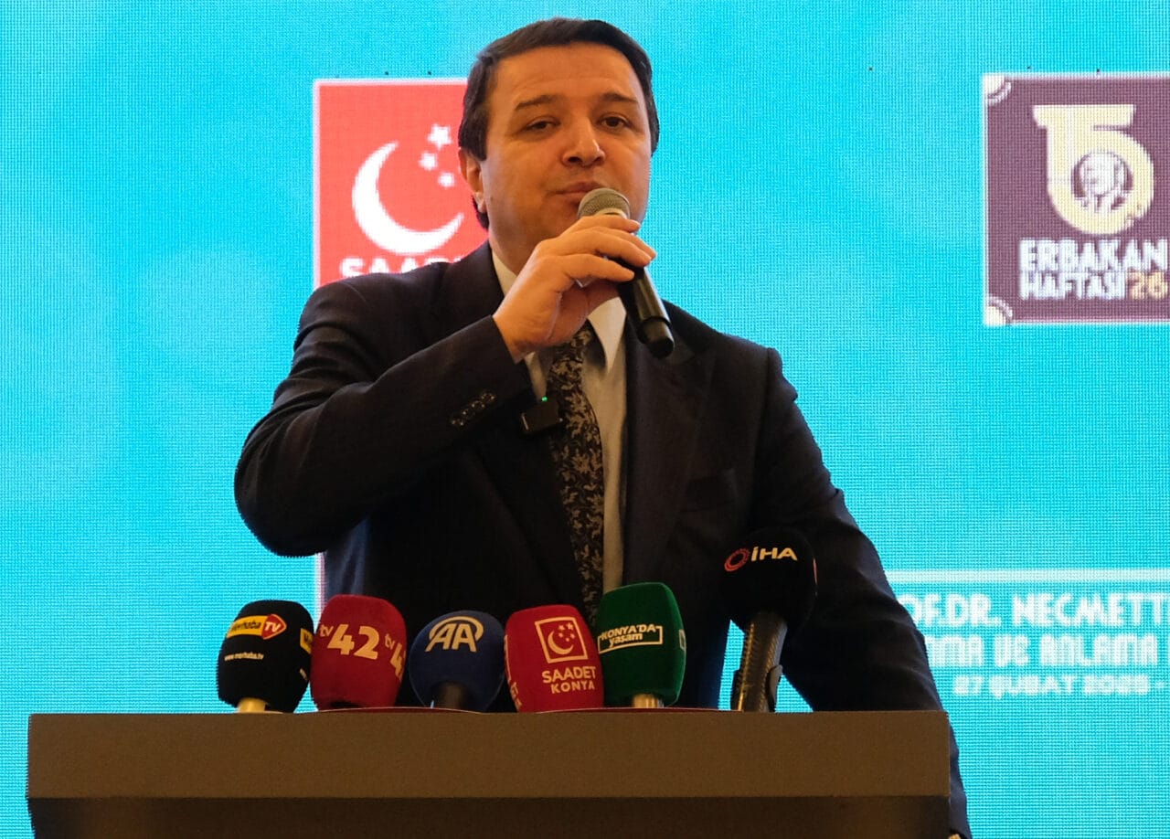 Saadet Partisi Genel Başkanı Mahmut Arıkan, Konya’daki programda 28 Şubat