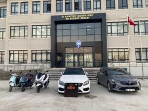 Osmaniye merkezli 6 ilde düzenlenen operasyonda 24 şüpheli yakalandı. 1,1