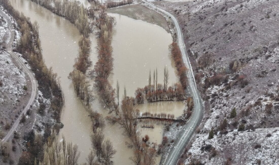 Sivas’ta karların erimesi ve yağışların etkisiyle Yıldız Irmağı taştı. Zengi