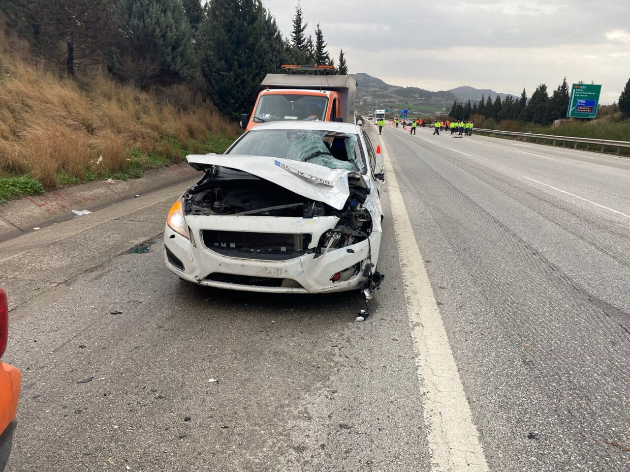 Osmaniye Düziçi’nde TAG Otoyolu’nda temizlik yapan işçilere otomobil çarptı. Hüseyin