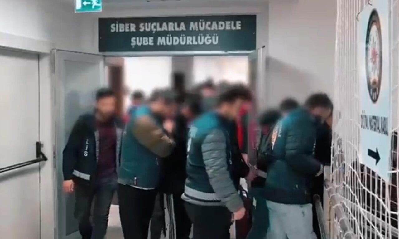 Tekirdağ’da siber suçlara yönelik yürütülen soruşturmada, internet üzerinden çocuklara ait