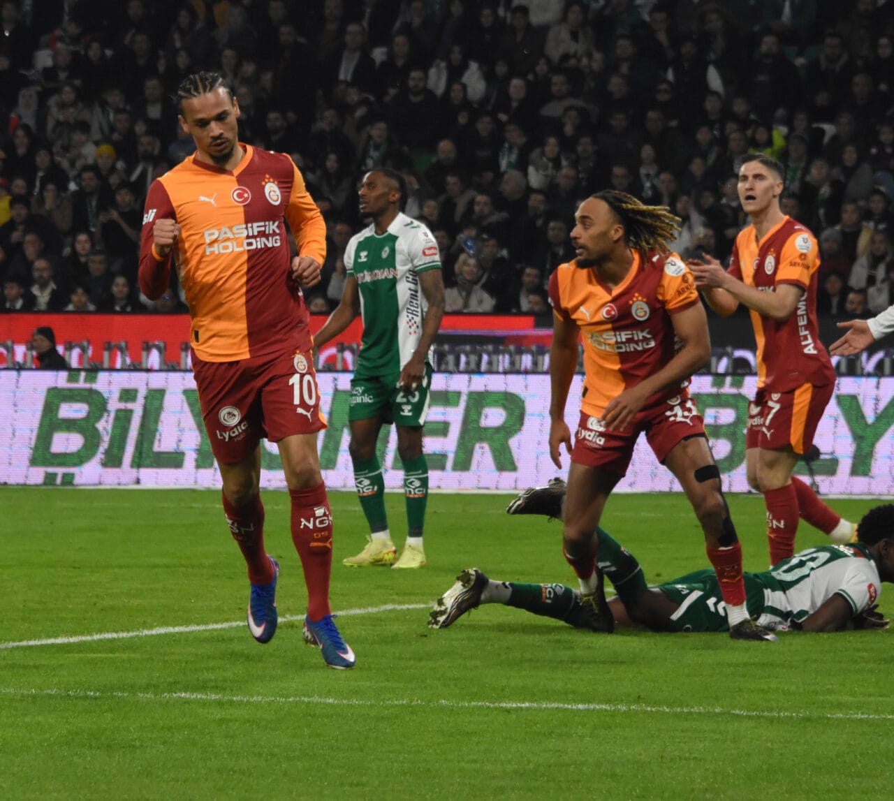 Süper Lig’in 23. haftasında lider Galatasaray, deplasmanda Konyaspor’a 2-0 mağlup