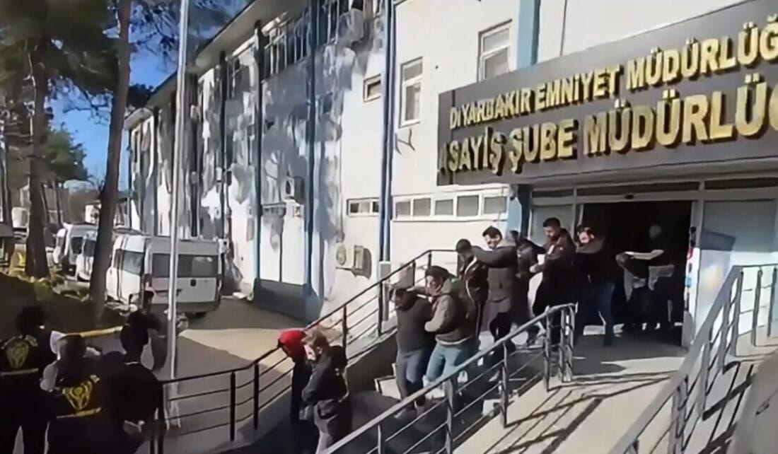Diyarbakır merkezli 14 ilde düzenlenen “Son İstasyon” operasyonunda, sahte araç