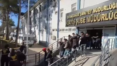 Diyarbakır merkezli 14 ilde düzenlenen “Son İstasyon” operasyonunda, sahte araç