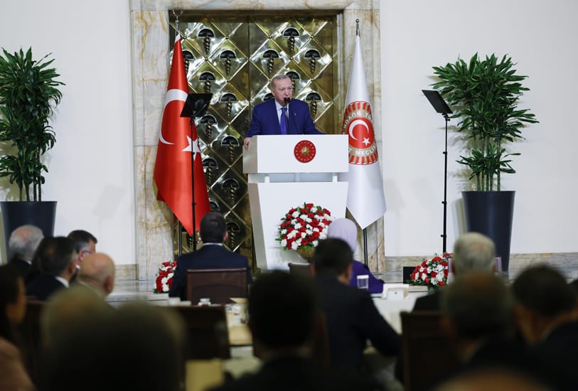 Cumhurbaşkanı Erdoğan, TBMM’de milletvekilleriyle iftar programında konuştu. Türkiye’nin tarafının barış,