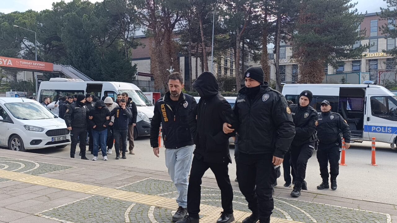 Amasya merkezli 9 ilde düzenlenen eş zamanlı operasyonda yasa dışı