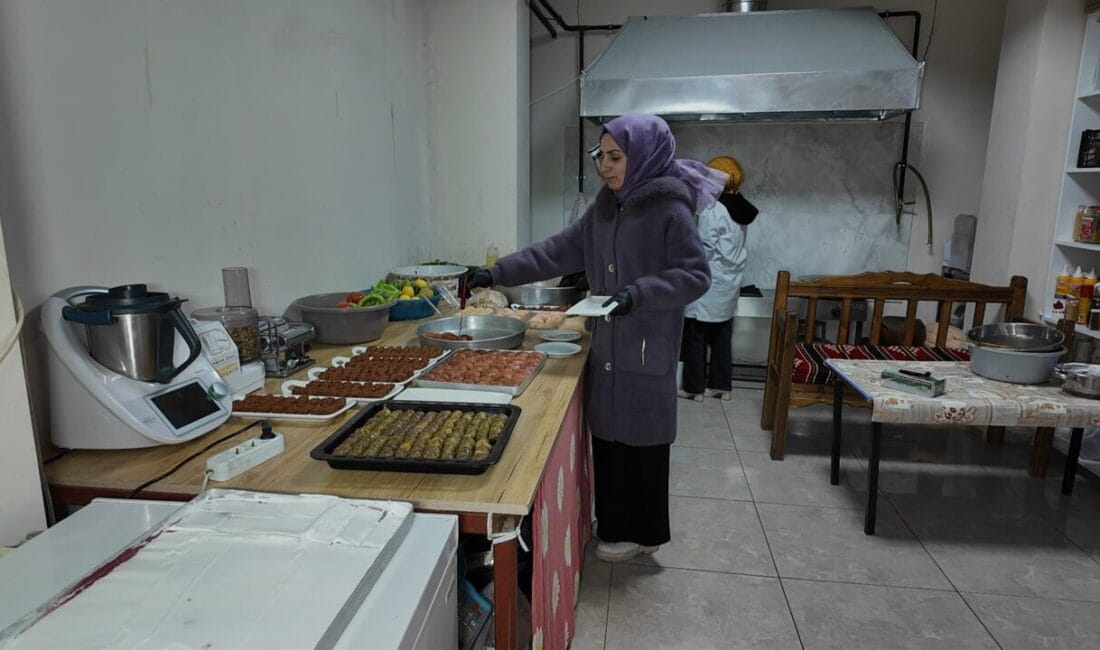 Annesinden Öğrendi, Kendi İş Yerini Açtı Bingöl’ün Genç ilçesinde yaşayan 3 çocuk annesi Esma Varan Göral,