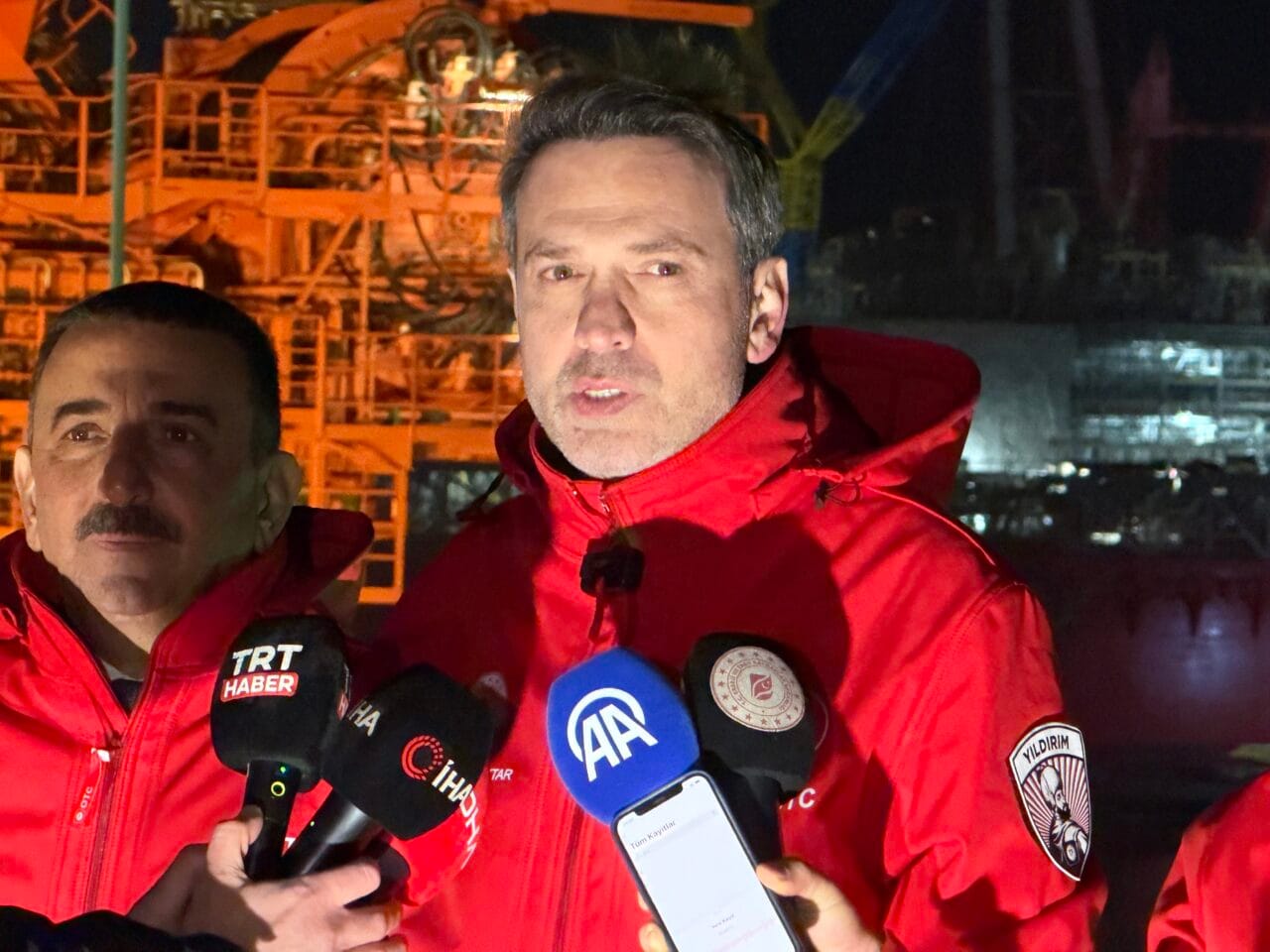 Enerji ve Tabii Kaynaklar Bakanı Alparslan Bayraktar, nisan ayında Karadeniz’de