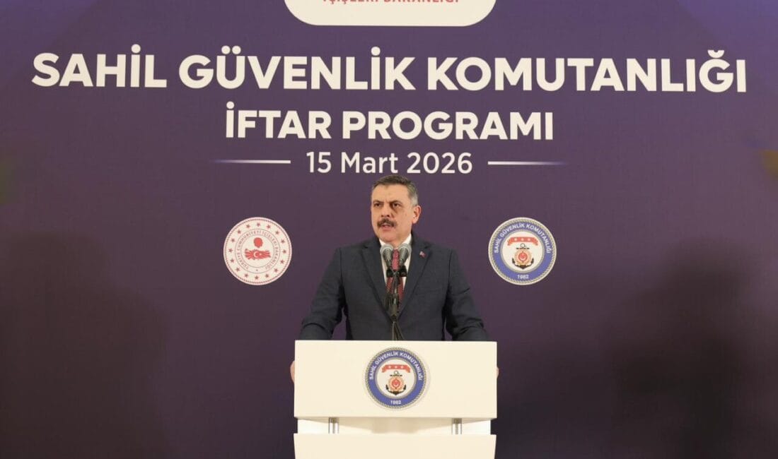 Bakan Çiftçi: Suç ve Suçlularla Mücadelemiz Sarsılmaz İçişleri Bakanı Mustafa Çiftçi, Sahil Güvenlik personeliyle iftar programında yaptığı