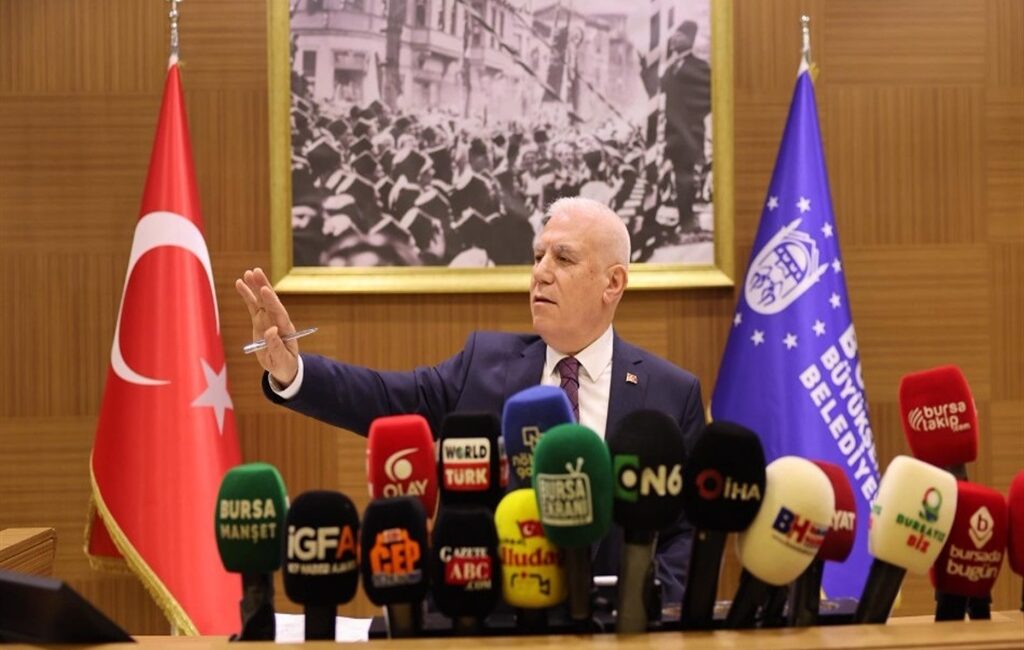 Bursa’da yürütülen rüşvet ve usulsüzlük soruşturmasında Büyükşehir Belediye Başkanı Mustafa
