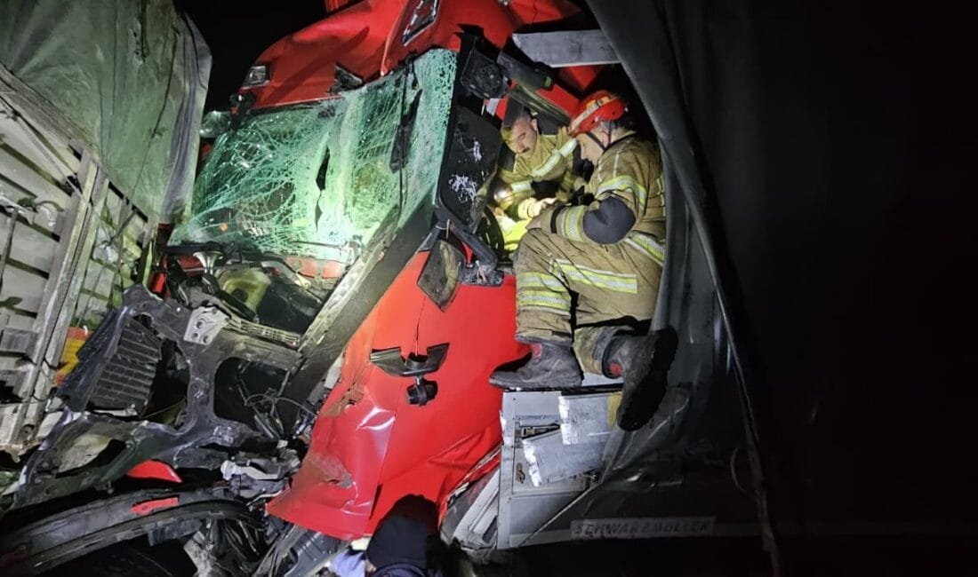 Bursa’da TIR Kazası: Sürücü Hayatını Kaybetti Bursa’nın Kestel ilçesinde iki TIR’ın çarpıştığı kazada 34 yaşındaki sürücü