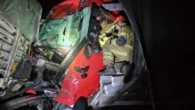 Bursa’nın Kestel ilçesinde iki TIR’ın çarpıştığı kazada 34 yaşındaki sürücü