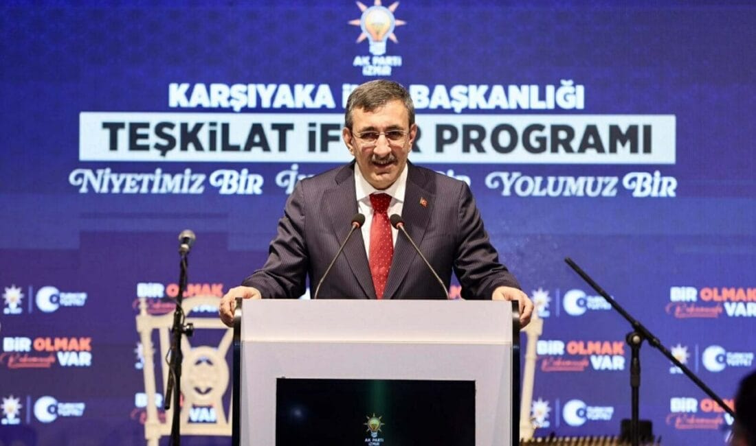 Cevdet Yılmaz: Sosyal Konut Kiraları da Düşürecek Cumhurbaşkanı Yardımcısı Cevdet Yılmaz, İzmir’de 21 bin 20 sosyal konut
