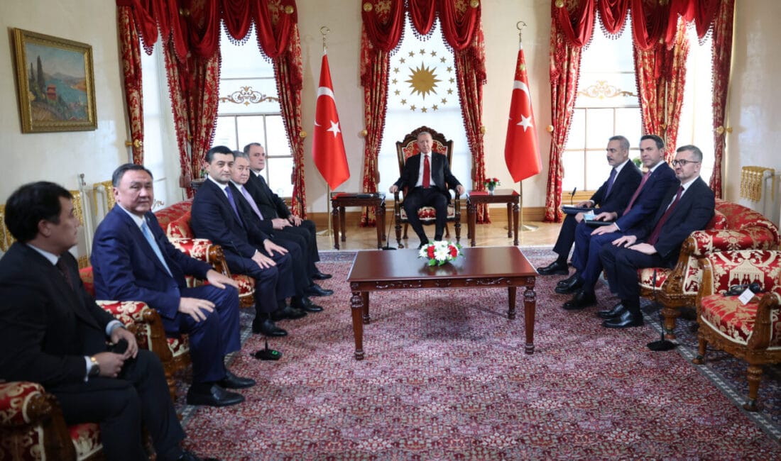 Cumhurbaşkanı Erdoğan, Türk Dünyasını Kabul Etti Cumhurbaşkanı Erdoğan, Türk Devletleri Teşkilatı toplantısı kapsamında İstanbul’da üye ülkelerin