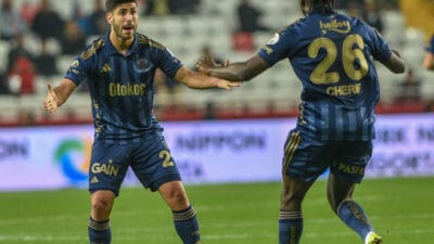 Fenerbahçe, Süper Lig’in 24. haftasında Antalyaspor deplasmanında 2-0 geriye düştüğü