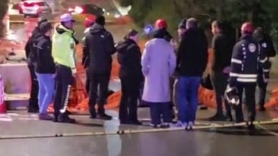 Kocaeli’nin Gebze ilçesinde motosiklet sürücüsü Hüseyin Burak K., yol çökmesi