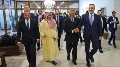 Dışişleri Bakanı Hakan Fidan, İslamabad’da düzenlenen Türkiye-Mısır-Pakistan-Suudi Arabistan toplantısına katıldı.
