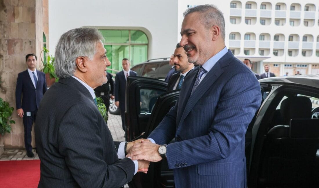 Hakan Fidan Pakistan’da İshak Dar ile görüştü Dışişleri Bakanı Hakan Fidan, Pakistan’ın başkenti İslamabad’da Pakistan Dışişleri Bakanı