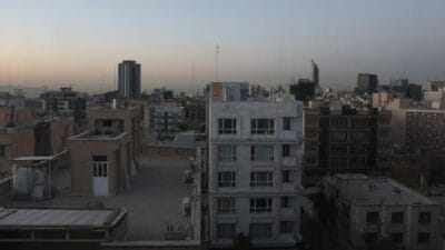 İsrail ordusu, İran’ın başkenti Tahran’ın merkezine saldırı düzenlediğini açıkladı. Açıklamada