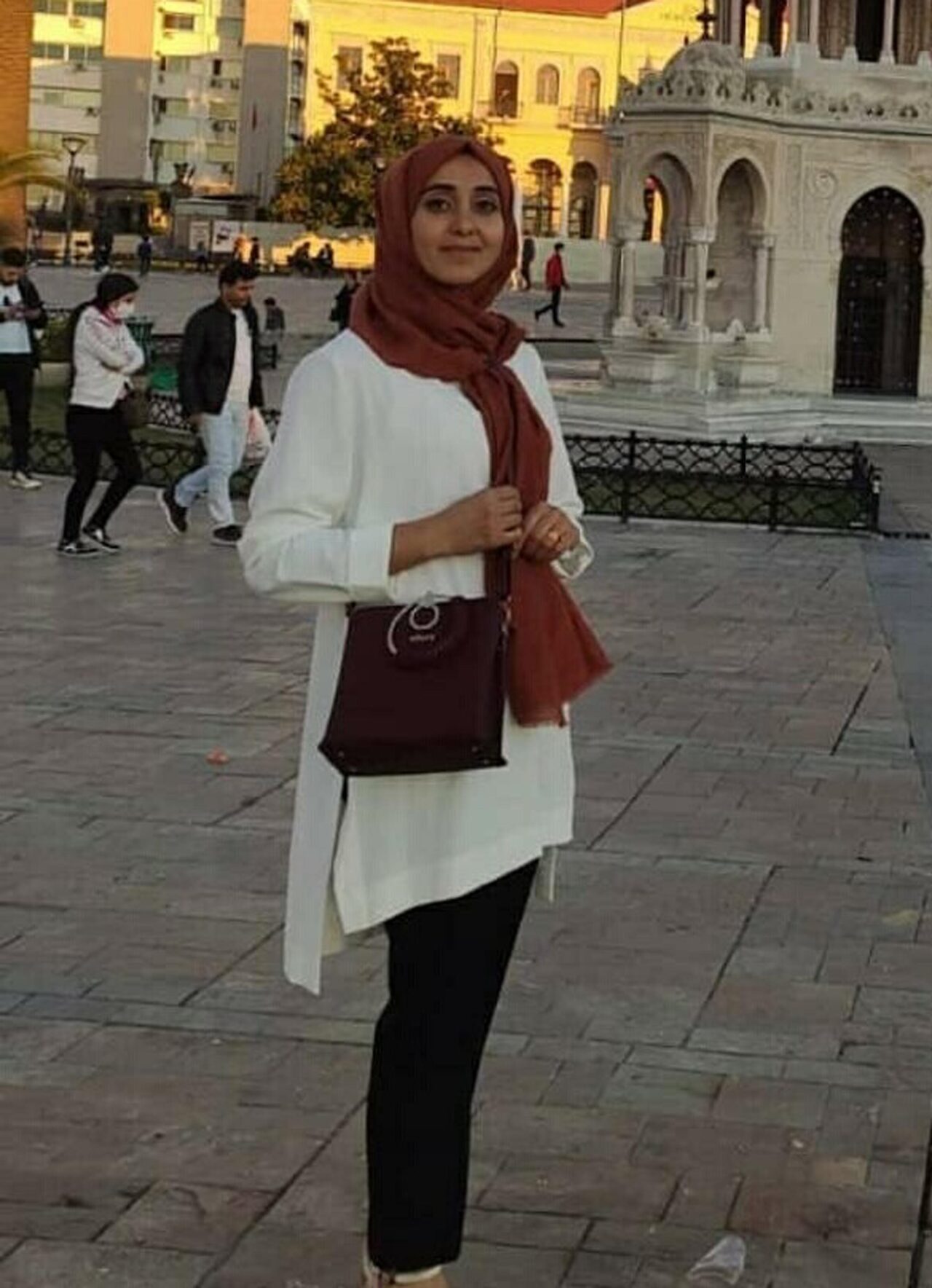 İzmir Bornova’da kapıya asılı halde ölü bulunan 26 yaşındaki Havin