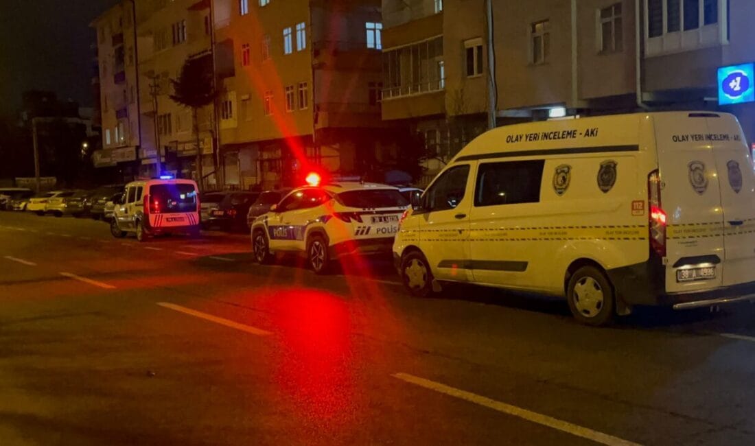 Kayseri’de Evde Yalnız Kalan Yaşlı Adam Ölü Bulundu Kayseri’de ailesinin mezarlık ziyaretine gitmesiyle evde yalnız kalan 78 yaşındaki