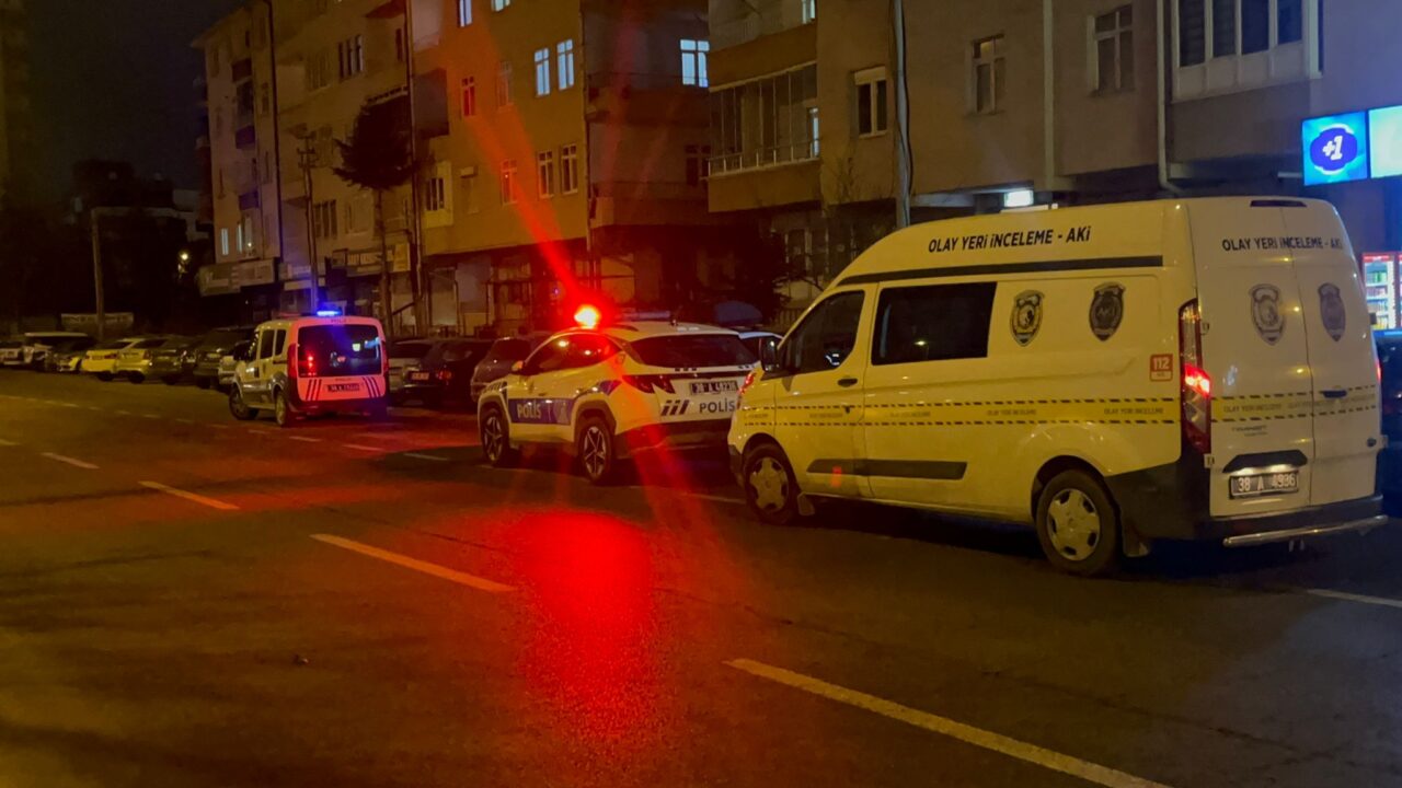 Kayseri’de ailesinin mezarlık ziyaretine gitmesiyle evde yalnız kalan 78 yaşındaki