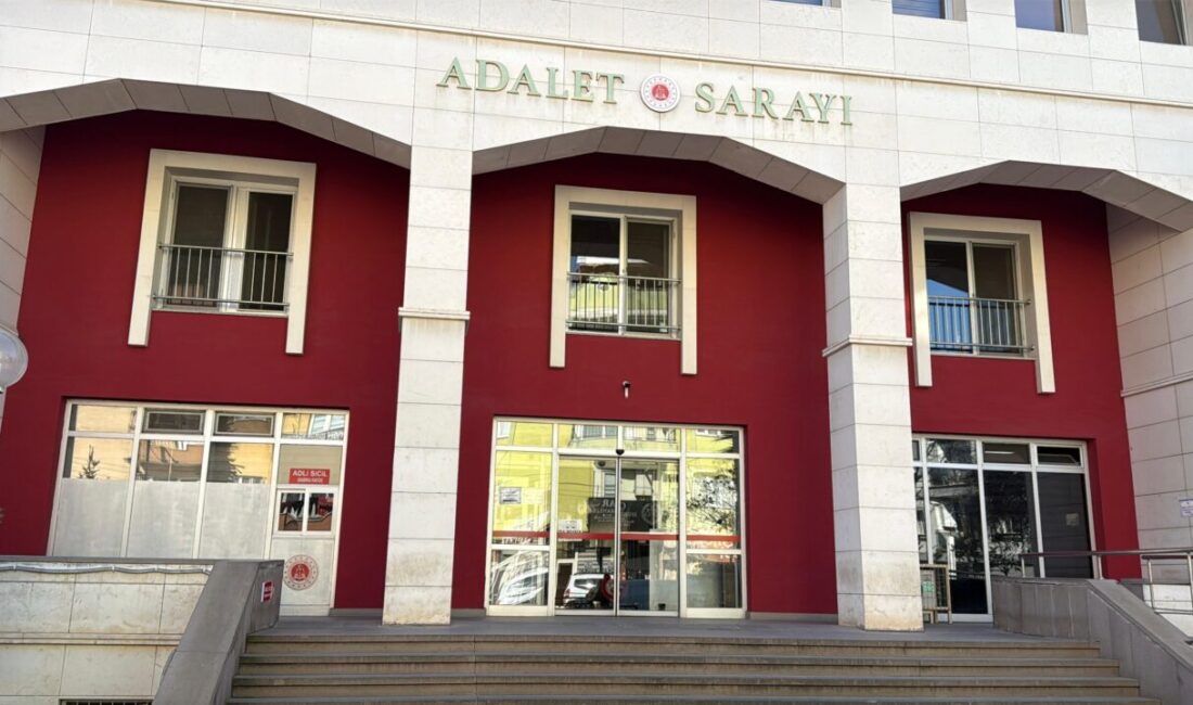 Manisa’nın Turgutlu ilçesinde felsefe öğretmeni R.A., ders sırasında Mustafa Kemal