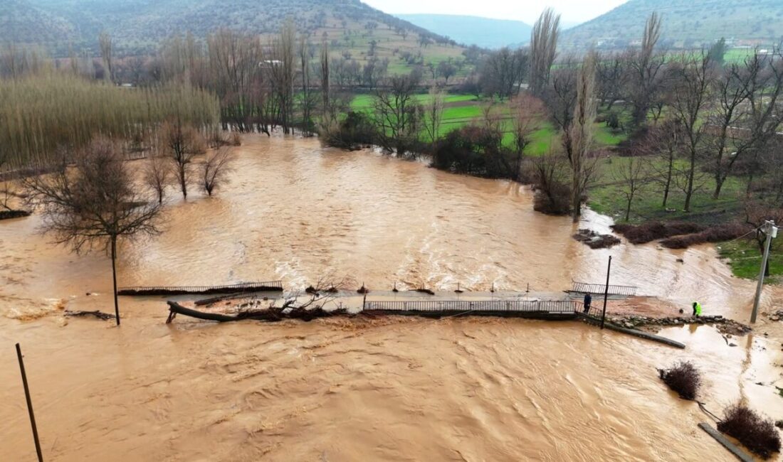 Mardin’de etkili olan sağanak yağış sel ve taşkınlara neden oldu.