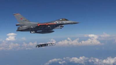 TÜBİTAK SAGE tarafından geliştirilen milli seyir füzesi SOM-J, canlı harp