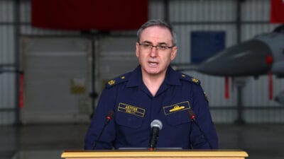 Milli Savunma Bakanlığı Sözcüsü Tuğamiral Zeki Aktürk, İncirlik'teki toplantısında Adana'da