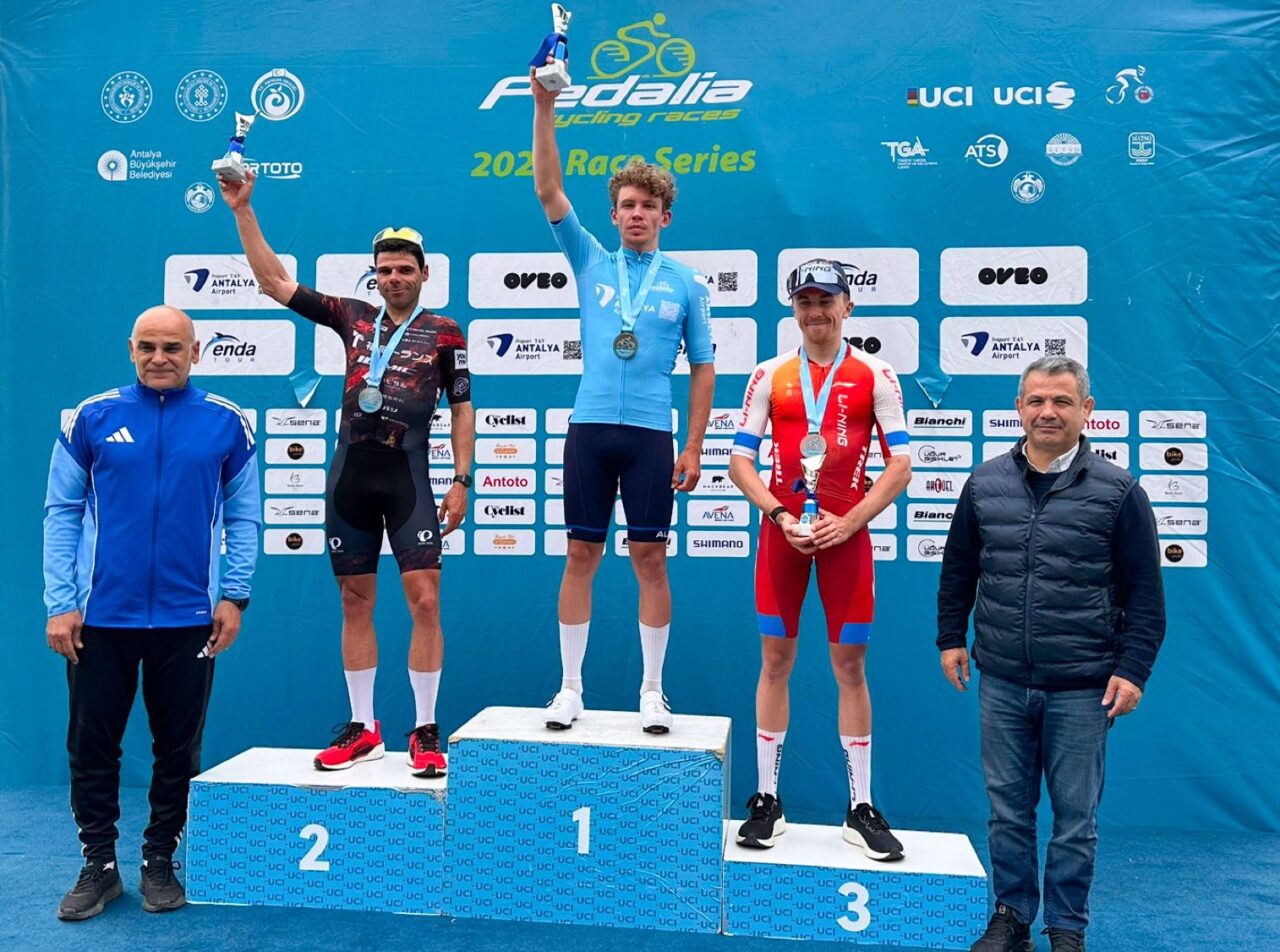 Muğla Büyükşehir Belediyesi bisiklet takımı, Alanya’da düzenlenen UCI Syedra yarışında
