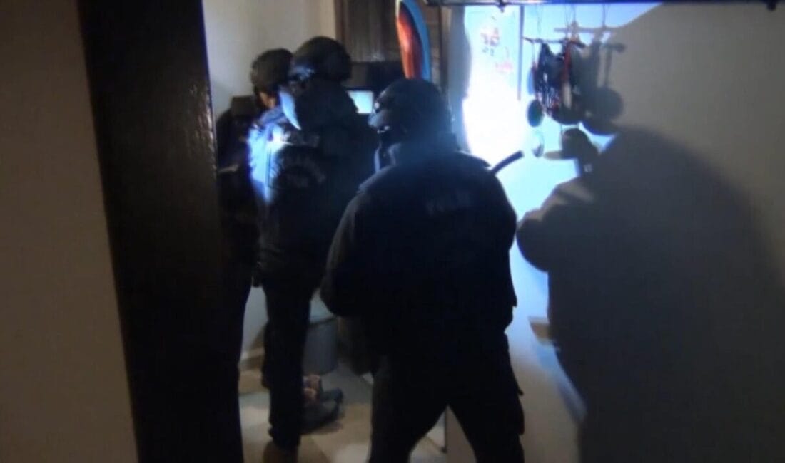 Nevruz operasyonu: 38 terör propagandacısı gözaltına alındı İstanbul ve Kocaeli’de Nevruz etkinliklerinde terör propagandası yaptıkları belirlenen 38